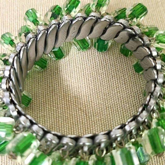 VINTAGE Made in Japan 60s Bracelet Green Glass and Silver Metal - Picture 4 of 6